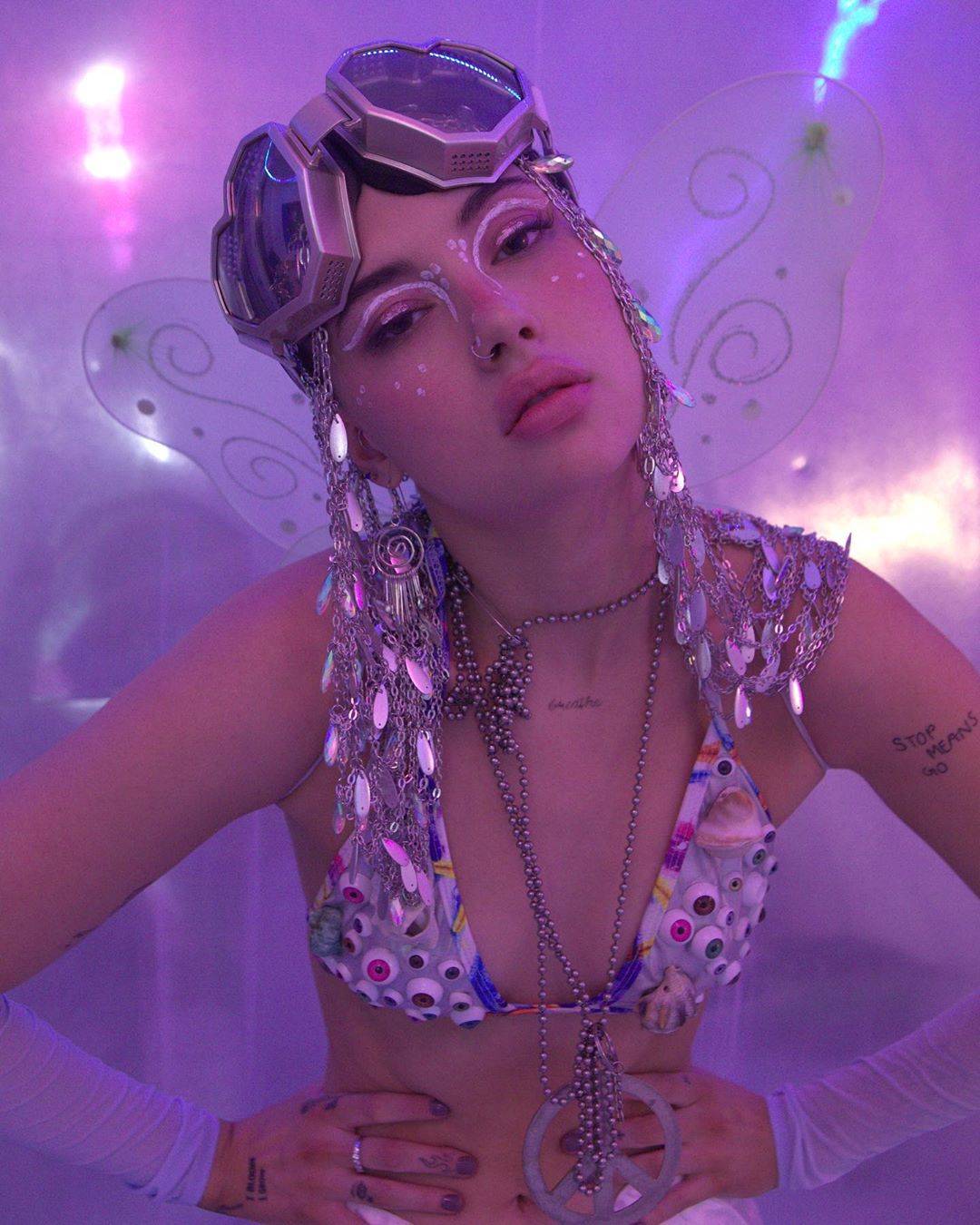 Cyberpunk Heart Shaped Goggle Sunglasses One Piece Women Sunglasses Oversized Gradient Lens Brand Designer Eyeglasses 