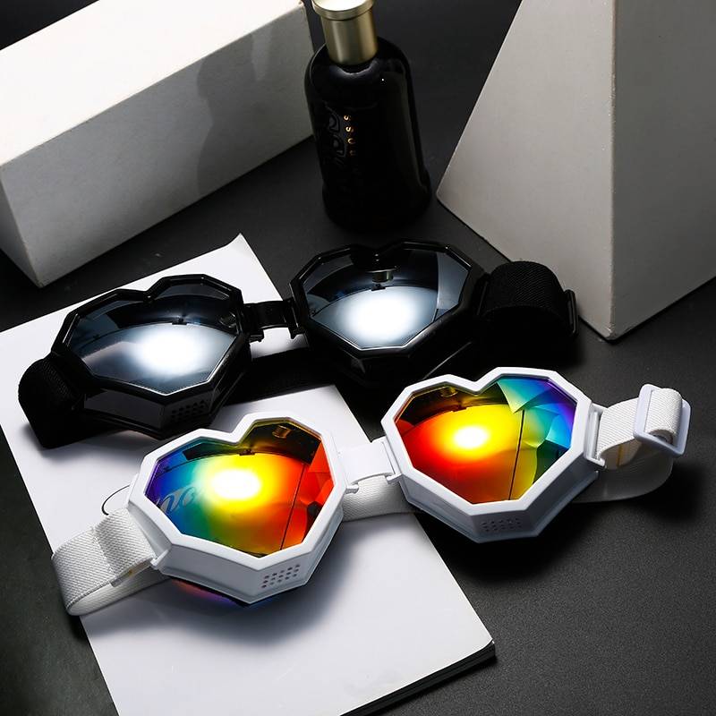 Cyberpunk Heart Shaped Goggle Sunglasses One Piece Women Sunglasses Oversized Gradient Lens Brand Designer Eyeglasses 