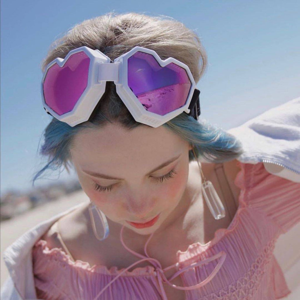 Cyberpunk Heart Shaped Goggle Sunglasses One Piece Women Sunglasses Oversized Gradient Lens Brand Designer Eyeglasses 