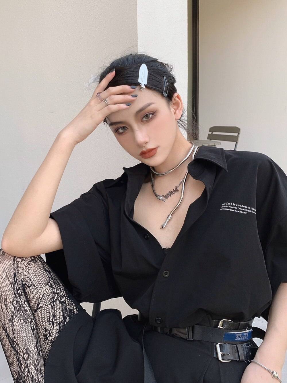 Hangzhi personality hip hop simple temperament dark style random opening snake design women necklace collar 