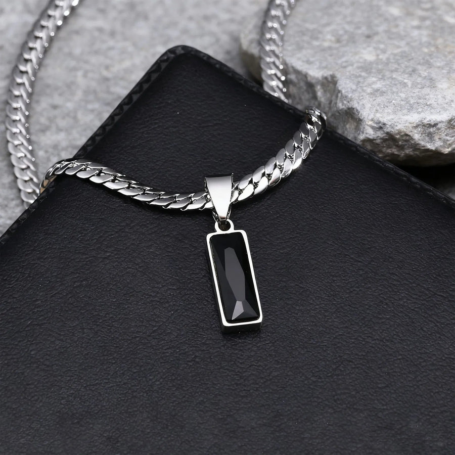 Black Square Stone Stainless Steel Cuban Chain Necklace — Détails de conception géométrique