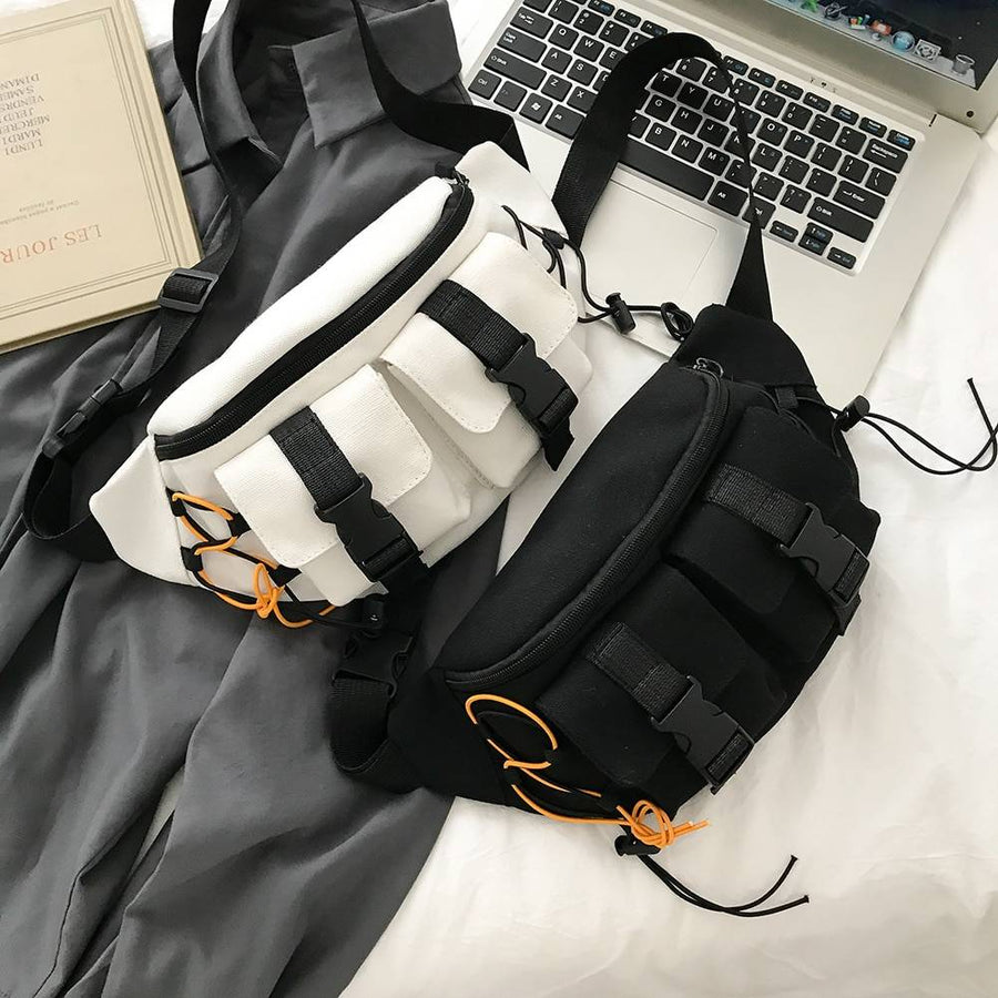 キャンバス コントラスト techwear ウエストバッグ — 特徴的なストラップのディテール