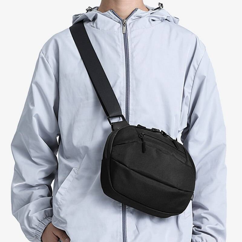 Men's Oxford Waterproof Techwear Messenger Bag — Multiple separate compartments