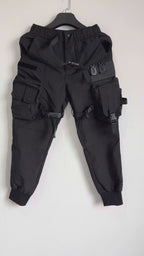 黑色 Techwear 工裝褲