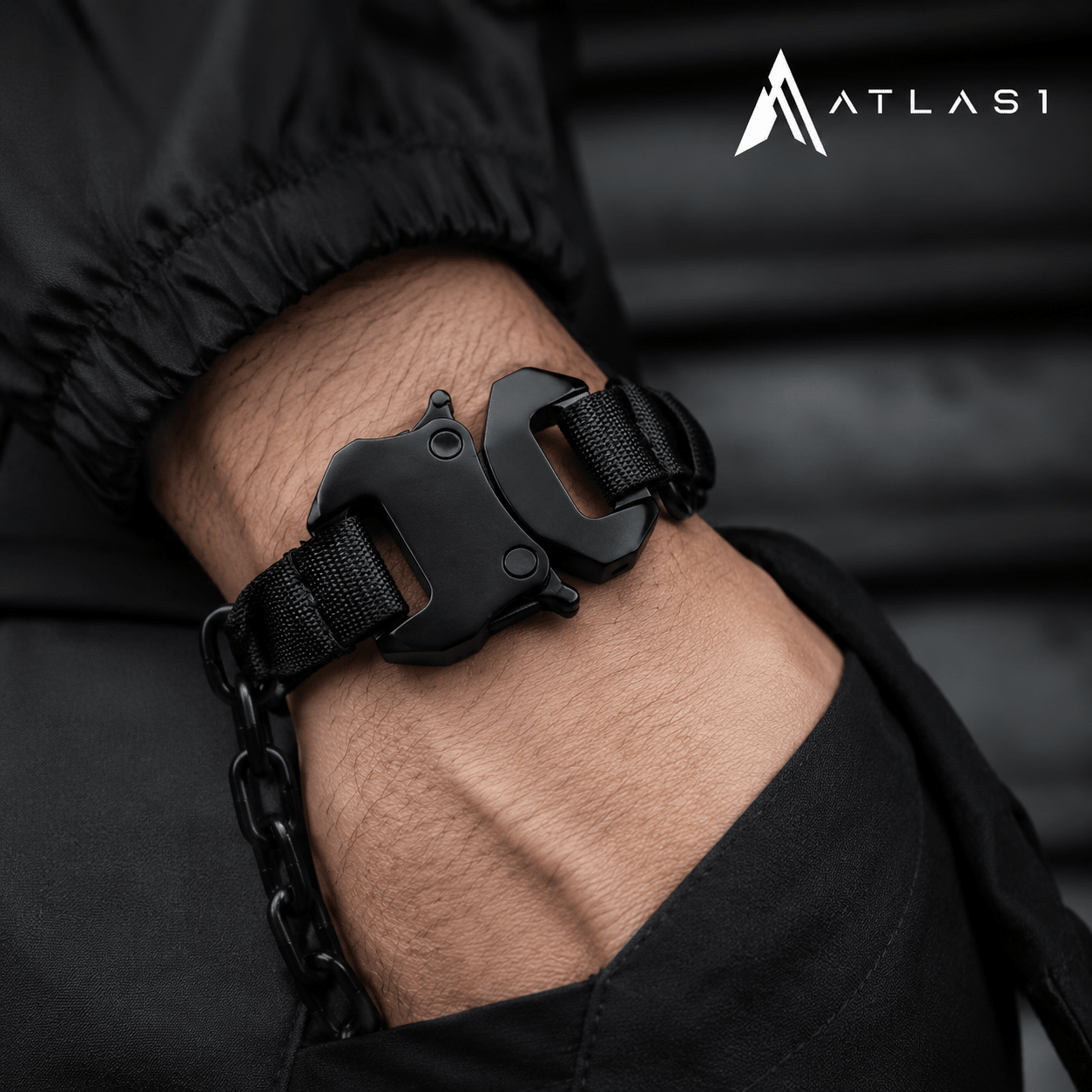 Unisex Tactical Buckle Oversized Chain Bracelet - ATLAS 1