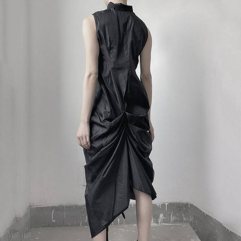 Damen Techwear Maxi-Kleid mit asymmetrischem Drapee — Ärmelloser Schnitt