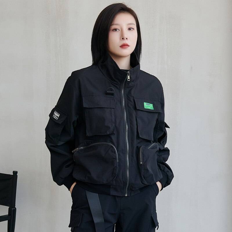 Women's Solid Black Cargo Pockets Techwear Jacket — Long-sleeve cut