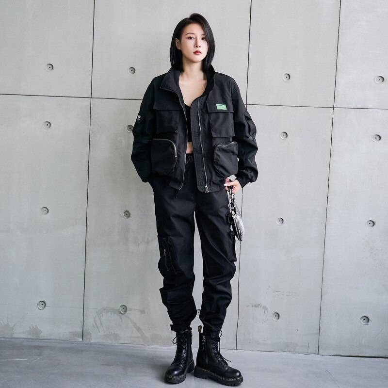 Women's Solid Black Cargo Pockets Techwear Jacket - ATLAS 1
