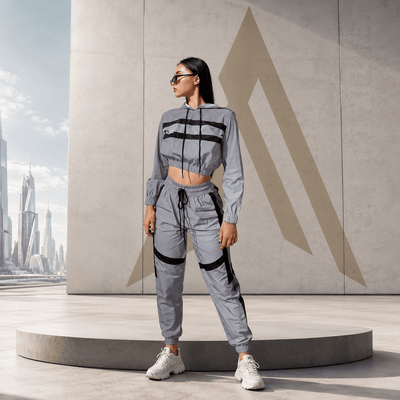 طقم نسائي - توب كروب techwear مخطط عاكس للضوء وبنطلون جوغر