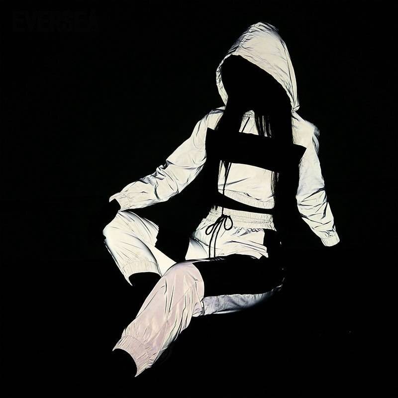 Women's Striped Reflective Techwear Crop Top and Joggers Set - ATLAS 1