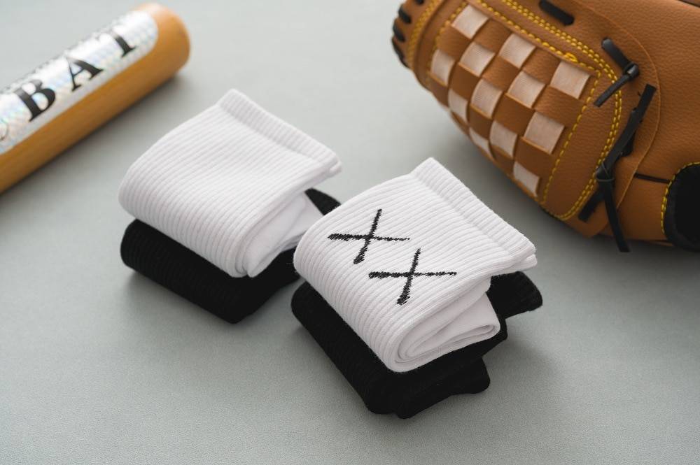 1 Pair New Men Cotton Sports Socks Breathable Compression Long Solid Black White Socks Summer Winter Tube Socks 8
