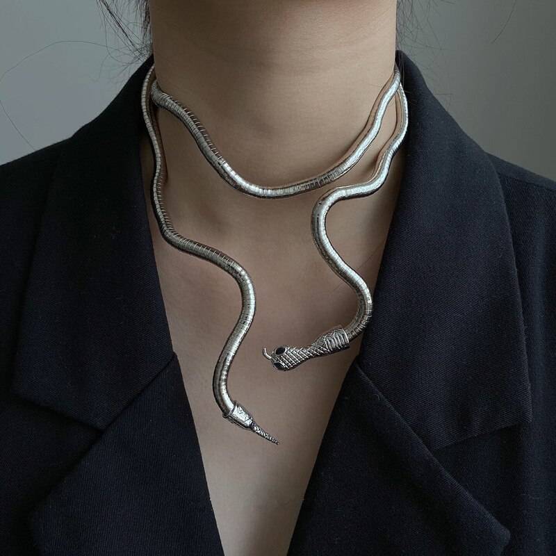 Hangzhi personality hip hop simple temperament dark style random opening snake design women necklace collar 10