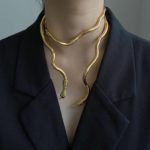 Hangzhi personality hip hop simple temperament dark style random opening snake design women necklace collar