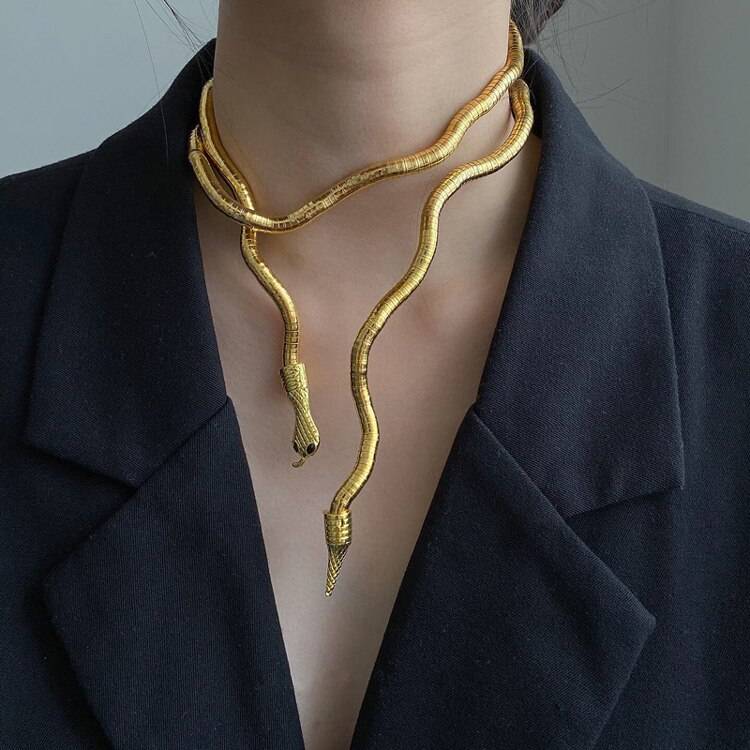 Hangzhi personality hip hop simple temperament dark style random opening snake design women necklace collar 8