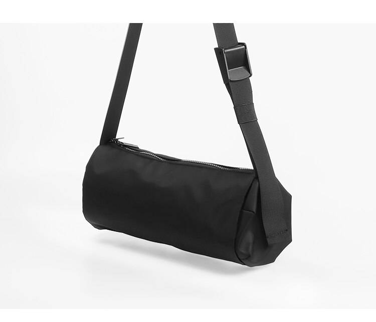 Solid Black Casual Minimalist Style Crossbody Bag